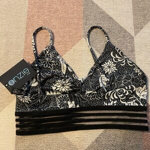 Onzie Carrera Bra Size S/M